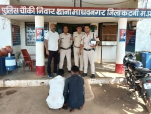 सुनसान मकान में सेंधमारी कर लाखों के जेवर-नकदी उड़ाने वाले 2 आरोपी गिरफ्तार, 1 फरार c2d9ee7f 9116 45bb 9061 51f93b1ac568