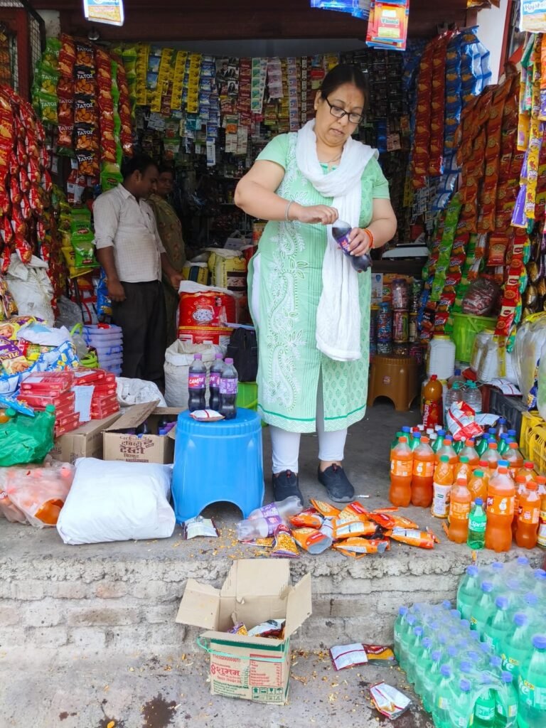 खाद्य सुरक्षा अधिकारियों ने किराना दुकानों, दूध डेयरी एवं मिष्ठान दुकानों का निरीक्षण किया 1e44c25e ea02 486c a66b d5e99de8296c