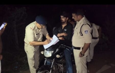 ढीमरखेड़ा पुलिस की अवैध शराब परिवहन पर बड़ी कार्रवाई 326b3a89 b18f 426e b568 ffdb267ef033
