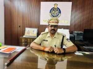 कटनी जिले के नवागत अतिरिक्त पुलिस अधीक्षक श्री कमल मौर्य ने पुलिस अधीक्षक कार्यालय पहुंचकर की पुलिस अधीक्षक कटनी श्री अभिनय विश्वकर्मा जी से मुलाकात। 4aa59c66 3f50 4ff8 9107 baab02332aef