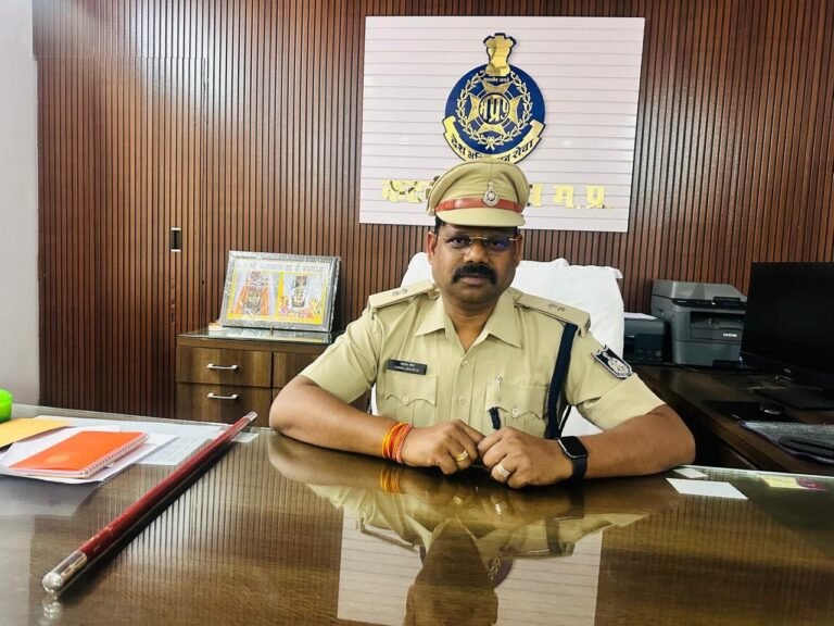 कटनी जिले के नवागत अतिरिक्त पुलिस अधीक्षक श्री कमल मौर्य ने पुलिस अधीक्षक कार्यालय पहुंचकर की पुलिस अधीक्षक कटनी श्री अभिनय विश्वकर्मा जी से मुलाकात। 4aa59c66 3f50 4ff8 9107 baab02332aef