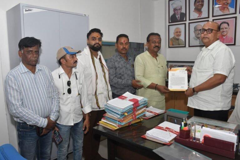 रायपुर: स्काईवॉक निर्माण में भ्रष्टाचार का आरोप, PWD को सौंपा ज्ञापन; 3 तारीख को कांग्रेस करेगी प्रदर्शन WhatsApp Image 2026 06 01 at 19.58.35