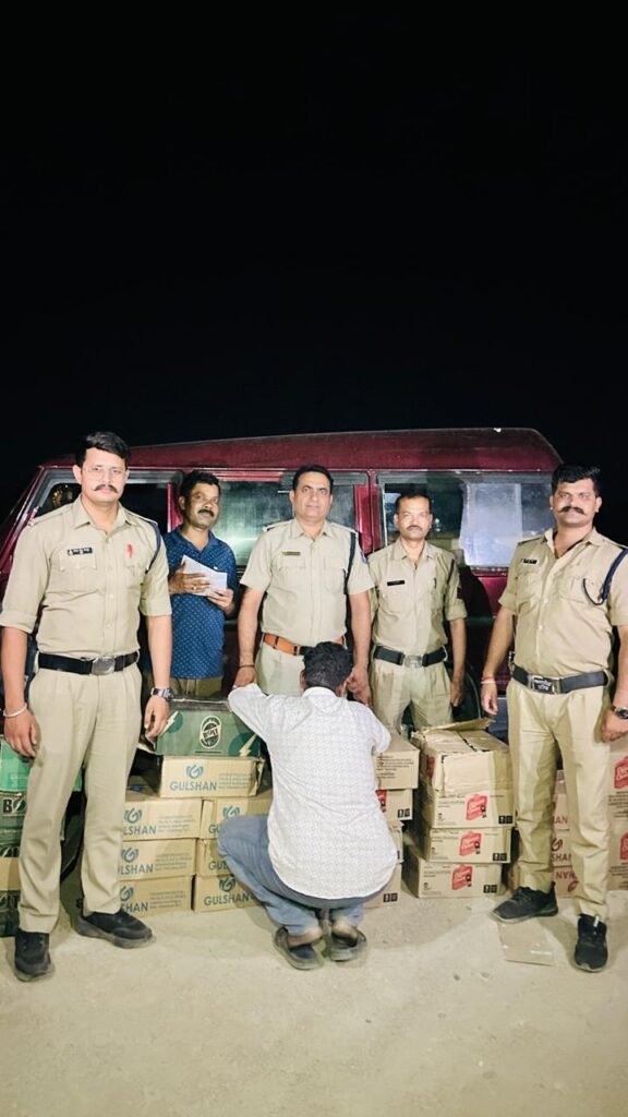 छिंदवाड़ा देहात पुलिस की कार्यवाही, 27 पेटी शराब सहित बोलेरो गाडी जप्त एक आरोपी गिरफ्तार WhatsApp Image 2026 06 09 at 15.39.00