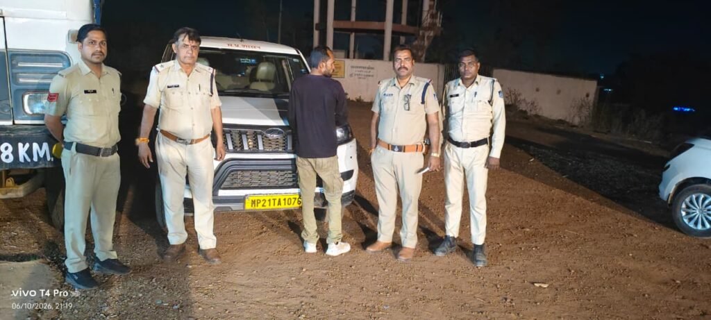 जिला कटनी से चौकी निवार थाना माधव नगर पुलिस द्वारा,ऑपरेशन सड़क सुरक्षा’ के तहत बड़ी कार्रवाई, नशे में वाहन चला रहा बोलेरो चालक पर सख्त कार्रवाई WhatsApp Image 2026 06 11 at 12.57.33