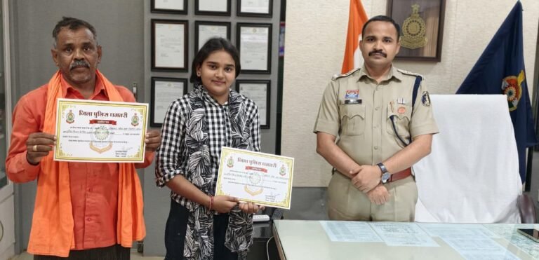धमतरी पुलिस अधीक्षक कार्यालय में 10 जून 2026 को कला और जनसेवा का एक बेहद खूबसूरत और प्रेरणादायी संगम देखने को मिला। WhatsApp Image 2026 06 11 at 13.26.38