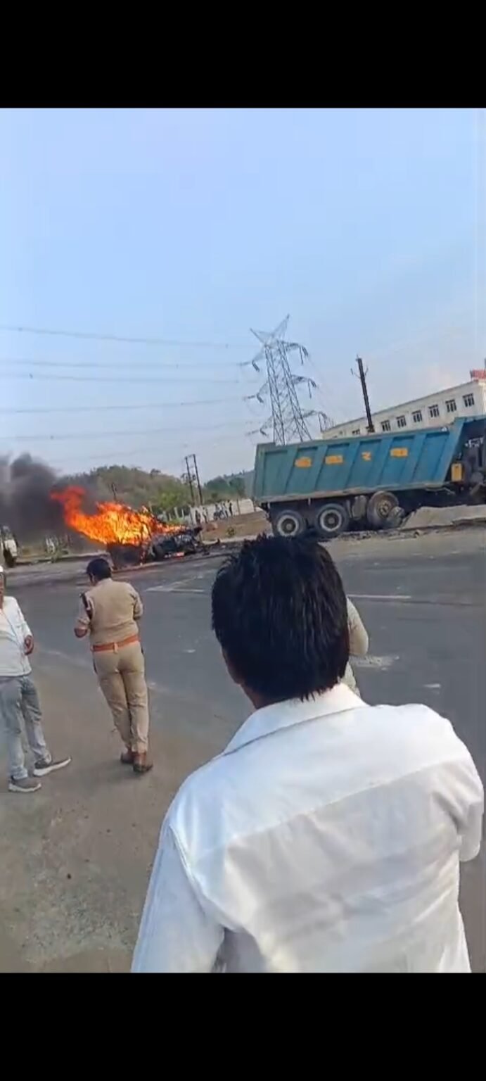 *जबलपुर रायपूर राज्य मार्ग मे दुर्घटना से स्कॉर्पियो में जले दो लोग* WhatsApp Image 2026 06 14 at 00.00.26