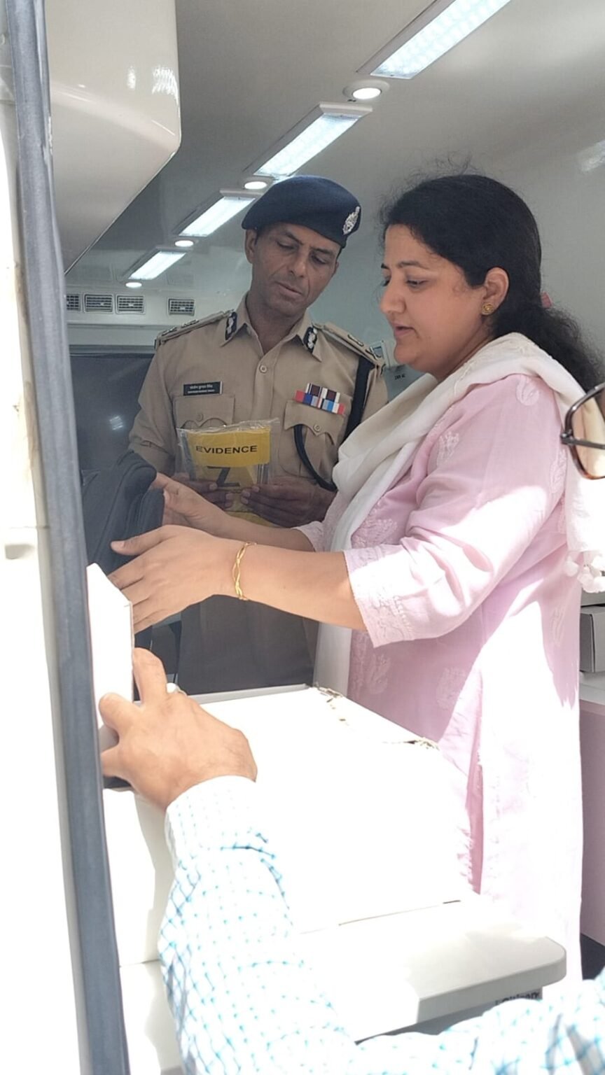 घटना स्थल पर जाँच हो गई आसान अपराध अनुसंधान को मिलेगा अत्याधुनिक मोबाइल फॉरेंसिक वैन WhatsApp Image 2026 06 16 at 07.58.22