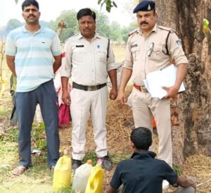 ढीमरखेड़ा पुलिस ने अवैध हाथ भट्टी महुआ शराब बनाने वालों पर की ताबड़तोड़ कार्रवाई WhatsApp Image 2026 06 17 at 11.48.43