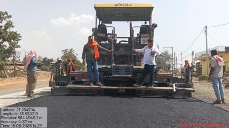 राजपुर: NH-343 में चांची से बघिमा तक डामरीकरण कार्य जोरों पर WhatsApp Image 2026 06 17 at 18.47.07