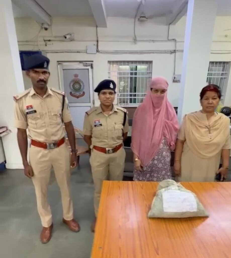 मोतीबाग चौक के पास डेढ़ किलो गांजे के साथ महिला गिरफ्तार, हिस्ट्रीशीट खोलने की तैयारी WhatsApp Image 2026 06 22 at 17.42.05