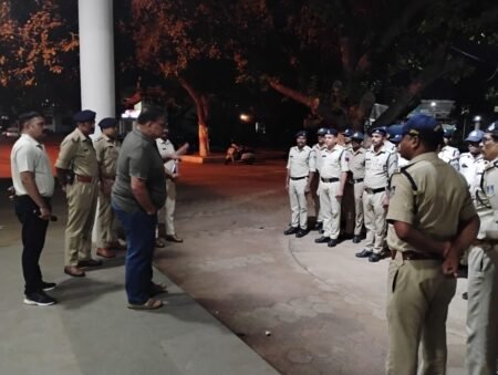 छिन्दवाड़ा पुलिस का कॉम्बिंग आपरेशन,एक ही रात्रि में 114 वारंटियो को किया गिरफ्तार WhatsApp Image 2026 06 30 at 16.04.48