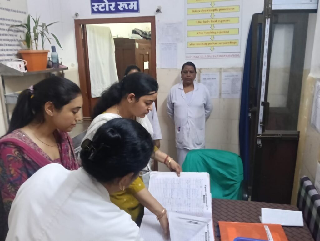 एसडीएम का जिला चिकित्सालय में औचक निरीक्षण: मरीजों के बेहतर उपचार और साफ-सफाई के दिए कड़े निर्देश 1 c53fbde3 0f62 4680 95c1 5c9d19382663