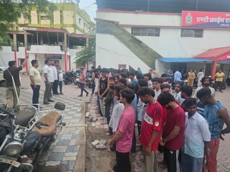 रायपुर पुलिस का बड़ा एक्शन: आधी रात को सड़कों पर उतरी टीमें, 60 संदिग्धों की धरपकड़, नशीले पदार्थ बरामद f4c3a142 e5d5 4d14 9164 becbfd8ea2d6