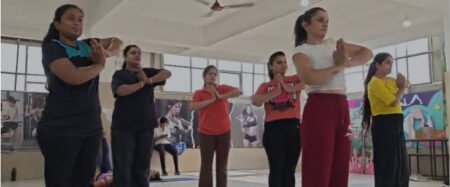 संगीतमय योग एवं ज़ुम्बा सत्र में महिलाओं ने सीखा स्वस्थ और सशक्त जीवन का मंत्र photo 2026 06 10 14 06 01