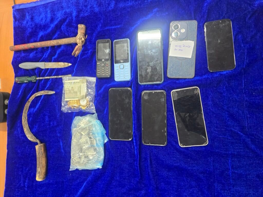 देवरहट लूटकांड का 48 घंटे में खुलासा: मुंगेली पुलिस ने 4 आरोपियों को भेजा जेल, 4 अपचारी बालक भी पकड़ाए 1 84d25cfd 6cd4 49a1 a820 c6f7762f0bcb