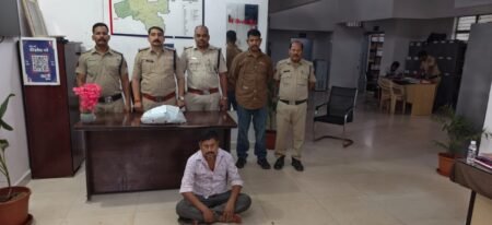 अवैध गांजा तस्कर को कुठला पुलिस ने धर दबोचा WhatsApp Image 2026 07 06 at 18.44.50