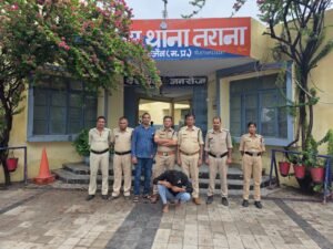 थाना तराना पुलिस ने त्वरित कार्रवाई करते हुए कॉलेज छात्रा से छेड़छाड़ करने वाले आरोपी को लिया अभिरक्षा में। WhatsApp Image 2026 07 07 at 16.49.42