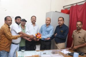 उप संचालक जनसंपर्क जी.एस. मर्सकोले ने दोबारा संभाला पदभार, पत्रकारों और स्टाफ ने किया आत्मीय स्वागत WhatsApp Image 2026 07 10 at 18.19.25