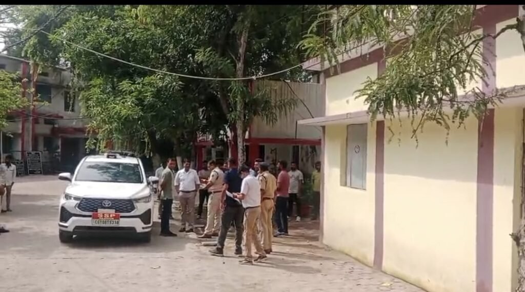 “बाल गृह बना क्राइम स्पॉट: हाथ-पैर बंधे, मुंह में कपड़ा… गार्ड की हत्या कर भागे 4 कैदी” WhatsApp Image 2026 07 13 at 14.47.38 2