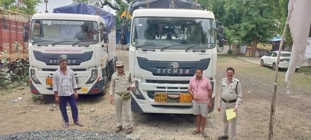 दो पुलर वाहन जब्त, प्रकरण न्यायालय को प्रेषित WhatsApp Image 2026 07 13 at 16.58.57