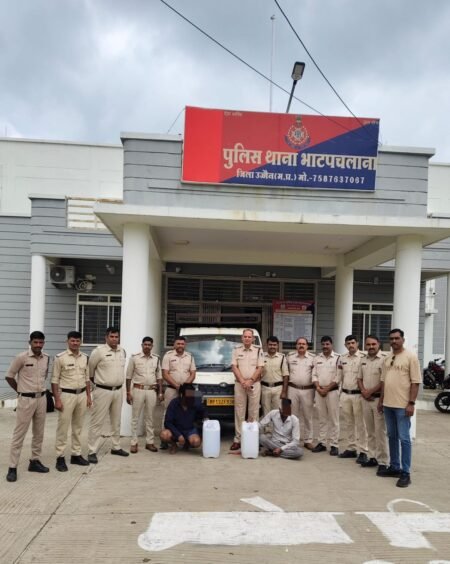 थाना भाटपचलाना पुलिस द्वारा पशु चोरी एवं जहरीली शराब तस्करी का पर्दाफाश, दो आरोपी गिरफ्तार। WhatsApp Image 2026 07 13 at 18.23.31