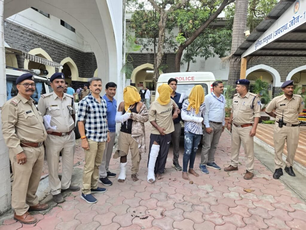 चैन स्नैचिंग गैंग का पर्दाफाश, आरोपी मल्हारगंज पुलिस की गिरफ्त WhatsApp Image 2026 07 14 at 06.45.13