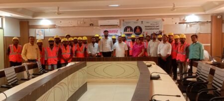नगर पालिका ने ‘नमस्ते दिवस’ पर 31 स्वच्छता मित्रों को बांटी सुरक्षा किट, किया सम्मानित WhatsApp Image 2026 07 14 at 18.30.39 1