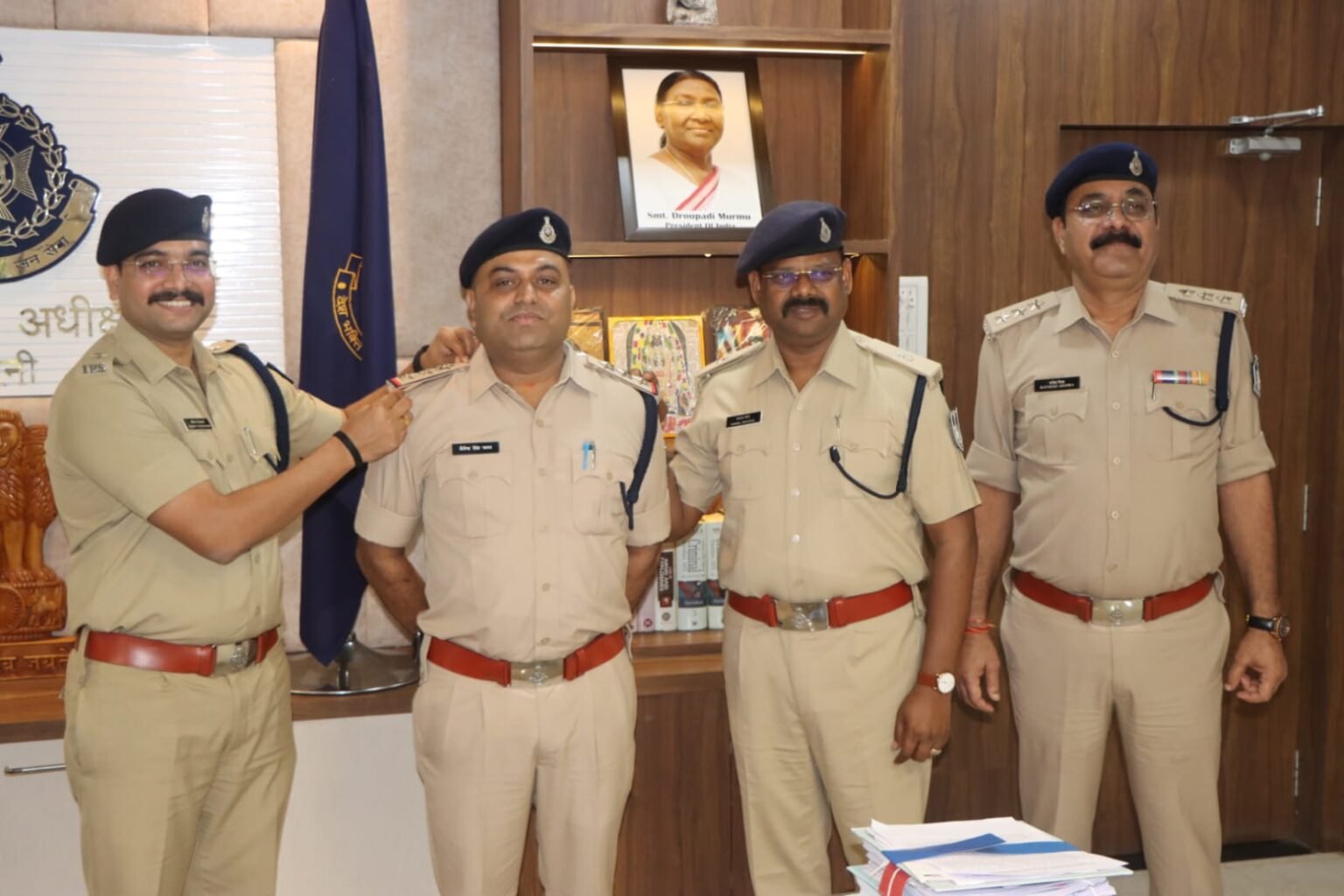 पुलिस अधीक्षक अभिनय विश्वकर्मा ने पदोन्नत अधिकारियों का किया सम्मान WhatsApp Image 2026 07 16 at 12.13.43