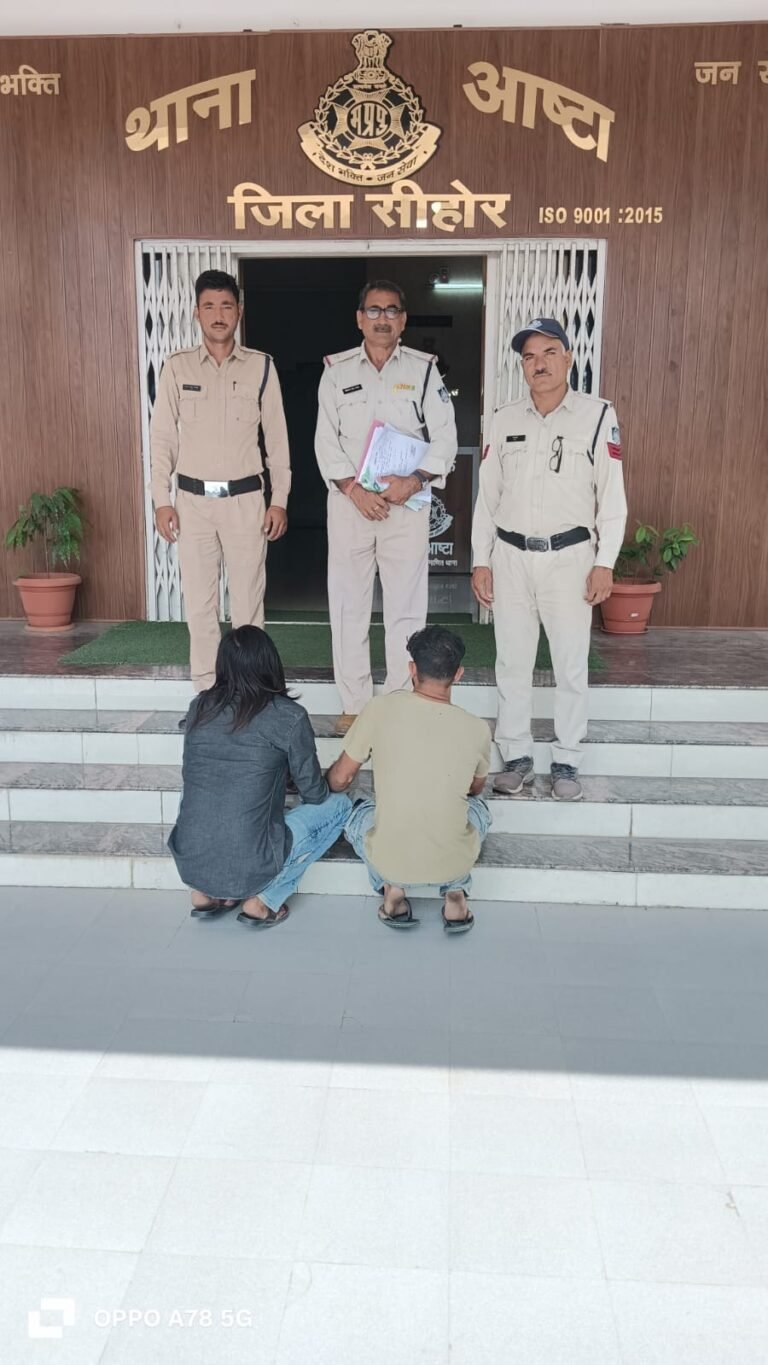 अड़ीबाजी, रेस्टोरेंट मे तोड़फोड़ व मारपीट का मुख्य बदमाश साथी सहित गिरफ्तार WhatsApp Image 2026 07 18 at 11.42.36