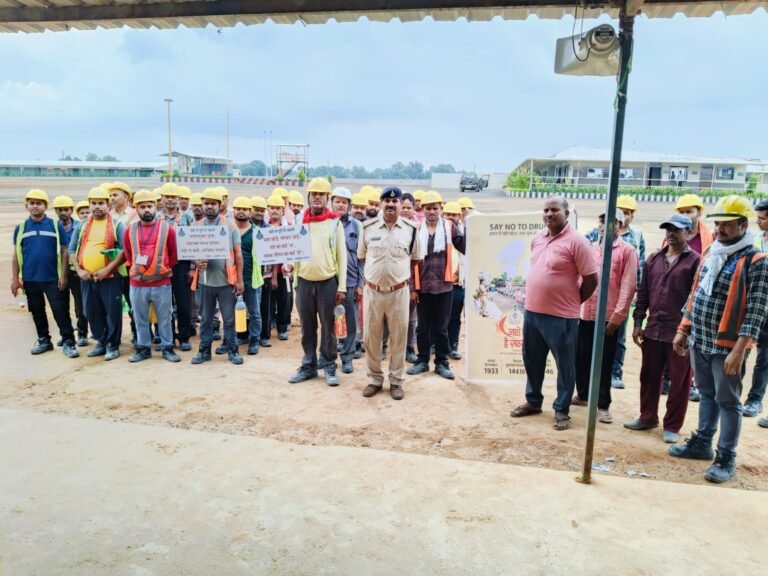 रामनगर पुलिस ने ट्रक चालकों एवं श्रमिकों को किया नशा मुक्ति के प्रति जागरूक WhatsApp Image 2026 07 25 at 13.39.36