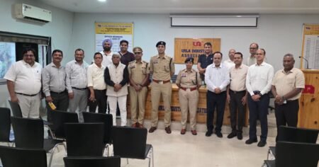 उरला औद्योगिक क्षेत्र में सुरक्षा और अपराध नियंत्रण के लिए पुलिस-उद्योग संगठन की अहम बैठक, सीसीटीवी और लेबर वेरिफिकेशन पर जोर WhatsApp Image 2026 07 30 at 08.38.36