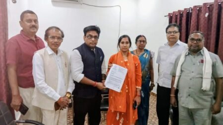 गरियाबंद की पहचान को मिले राष्ट्रगौरव का नया आयाममहापुरुषों के नाम पर हो प्रमुख चौकों का नामकरण : प्रो. (डॉ.) संजीव कर्मकार ‘वशिष्ठ’ a5d9921f 8647 41e2 b320 8b758633ec92