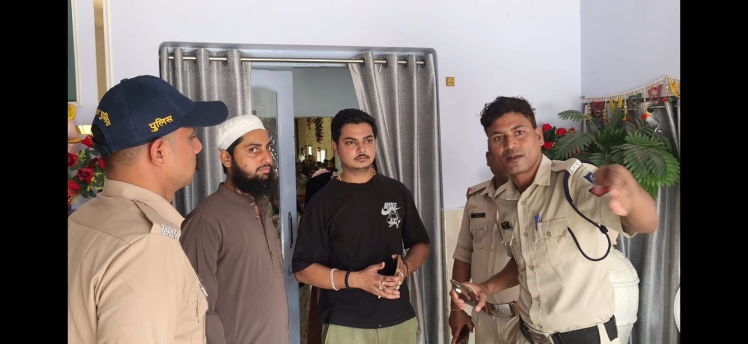 अवैध सस्ता बाजार का पर्दाफाशबिना परमिशन, बिना फायर सेफ्टी चल रहा था मौत का कुआंकप्तान संजय अग्रवाल के निर्देश पर पुलिस ने डाला ताला c17063ff 3300 4e4d 9f34 f0778c7c4fa1