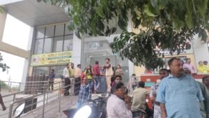 बिलासपुर में इलाज में लापरवाही का आरोप, नोबल हॉस्पिटल में मरीज की मौत के बाद परिजनों का भारी हंगामा d47629a0 5f48 4ab3 9da9 31e3bb6e15c3