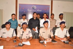 सूने घऱ मे घुसकर सोने चांदी के जेवरात सहित नगदी पार करने वाले आरोपियो को 24 घण्टे के अंदर कोतवाली पुलिस ने किया गिरफ्तार 0a767e4d 6112 4d00 8e8b 6b0d92e1c039