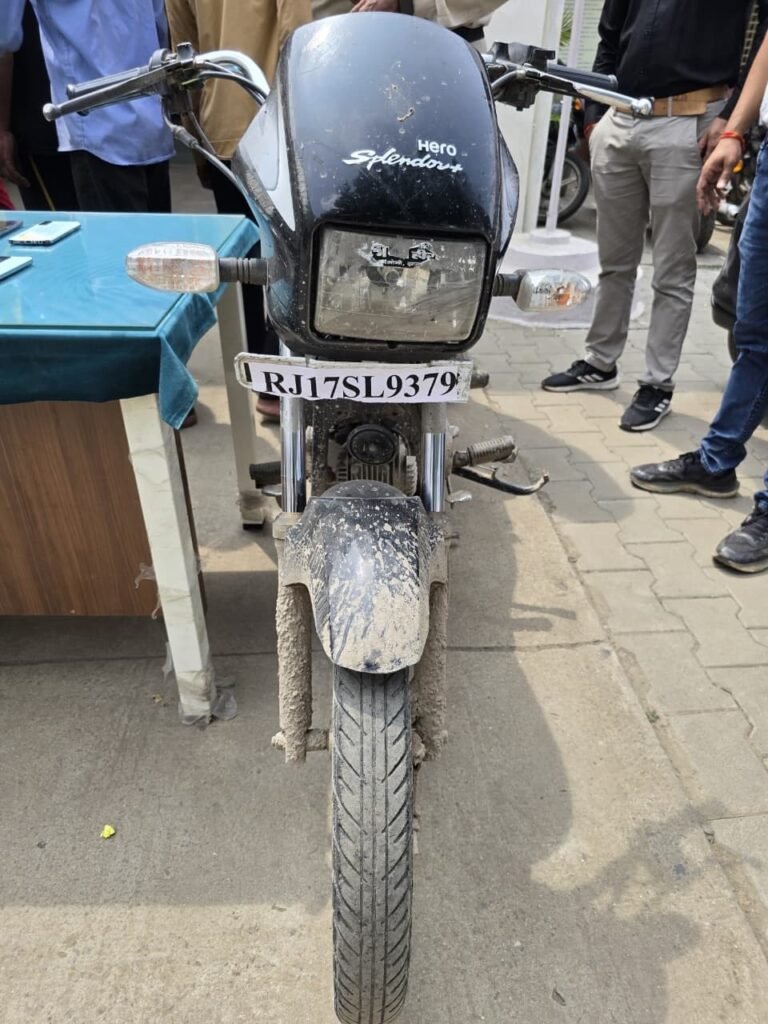 मोबाइल लुटेरी गैंग का पर्दाफाश, 12 घंटे में 4 बदमाश गिरफ्तार 1 2a380096 e766 4a19 9fc7 09bd46dda1f0