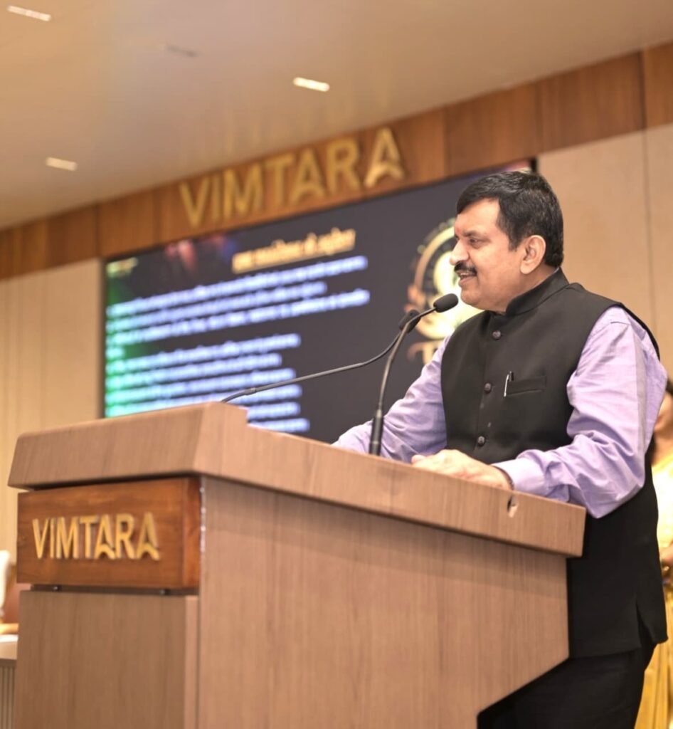 वरिष्ठ नेत्र विशेषज्ञ एवं समाजसेवी डॉ. दिनेश मिश्र को लाइफ टाइम अचीवमेंट अवार्ड से किया गया सम्मानित 33df0f1f a68f 4aa4 83e2 189712a9f2a4