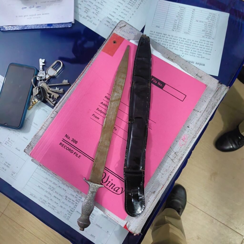 चाकू से जानलेवा हमला करने वाला आरोपी कूष सोनकर गिरफ्तार, रायपुर पुलिस की त्वरित कार्रवाई 1 39bea22f 074c 4746 9ecf b1c7f2188c92
