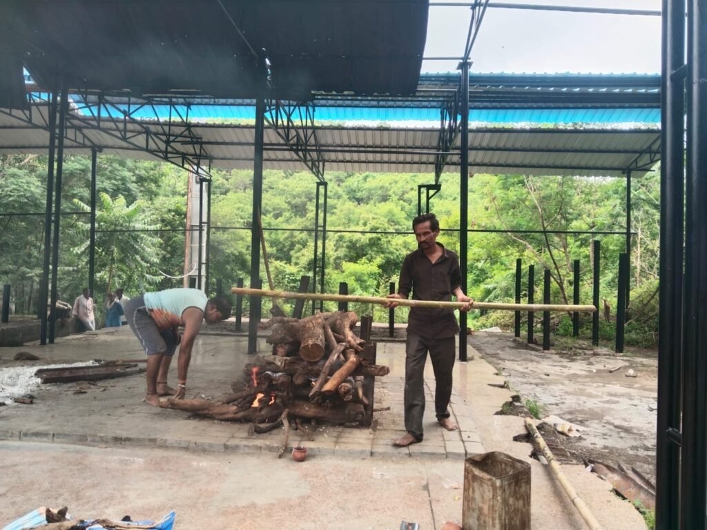 कैंसर पीड़ित बुजुर्ग महिला का मोक्ष समिति ने कराया सम्मानपूर्वक अंतिम संस्कार 2 57b67e4b 3914 4acb 8093 c0656e5c017d