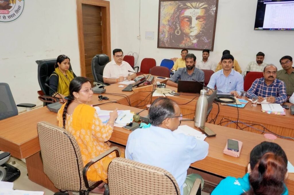 सिवनी में राजस्व कार्यों पर सख्ती: कलेक्टर ने लंबित प्रकरणों के शीघ्र निराकरण के दिए निर्देश 2 66b622b1 78ea 487f b4d9 597f5a564280