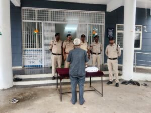 बरही पुलिस की बड़ी कार्रवाई: 2 किलो 258 ग्राम गांजा बरामद, 70 वर्षीय आरोपी गिरफ्तार 66ee1c1e a927 43b6 8724 53768f392620