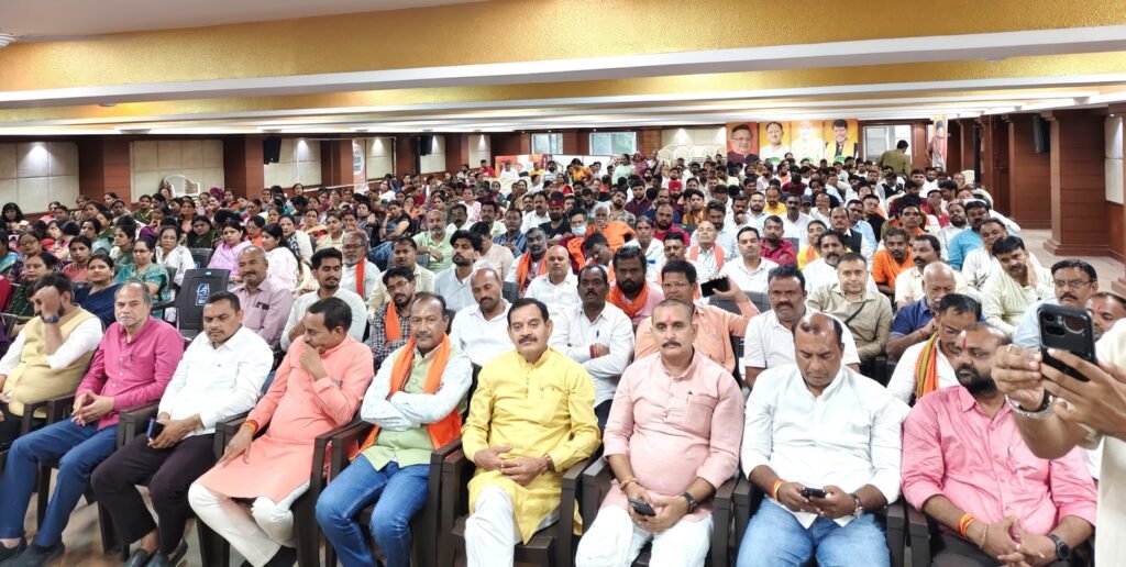 रायपुर में 23 अगस्त को उमड़ेगा शिवभक्तों का विराट जनसैलाब, 10 हजार कांवड़िये करेंगे बाबा हटकेश्वरनाथ का जलाभिषेक 1 86db64a1 932b 42af 915a 548439f513b6
