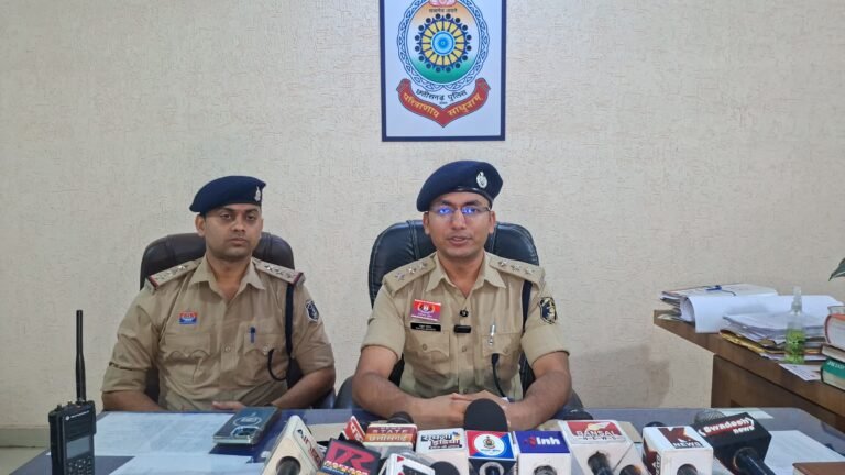 नाबालिग से दुष्कर्म का आरोपी तरूण जायसवाल पटना से गिरफ्तार, सरगुजा पुलिस की बड़ी कार्रवाई WhatsApp Image 2026 08 06 at 17.05.55 1