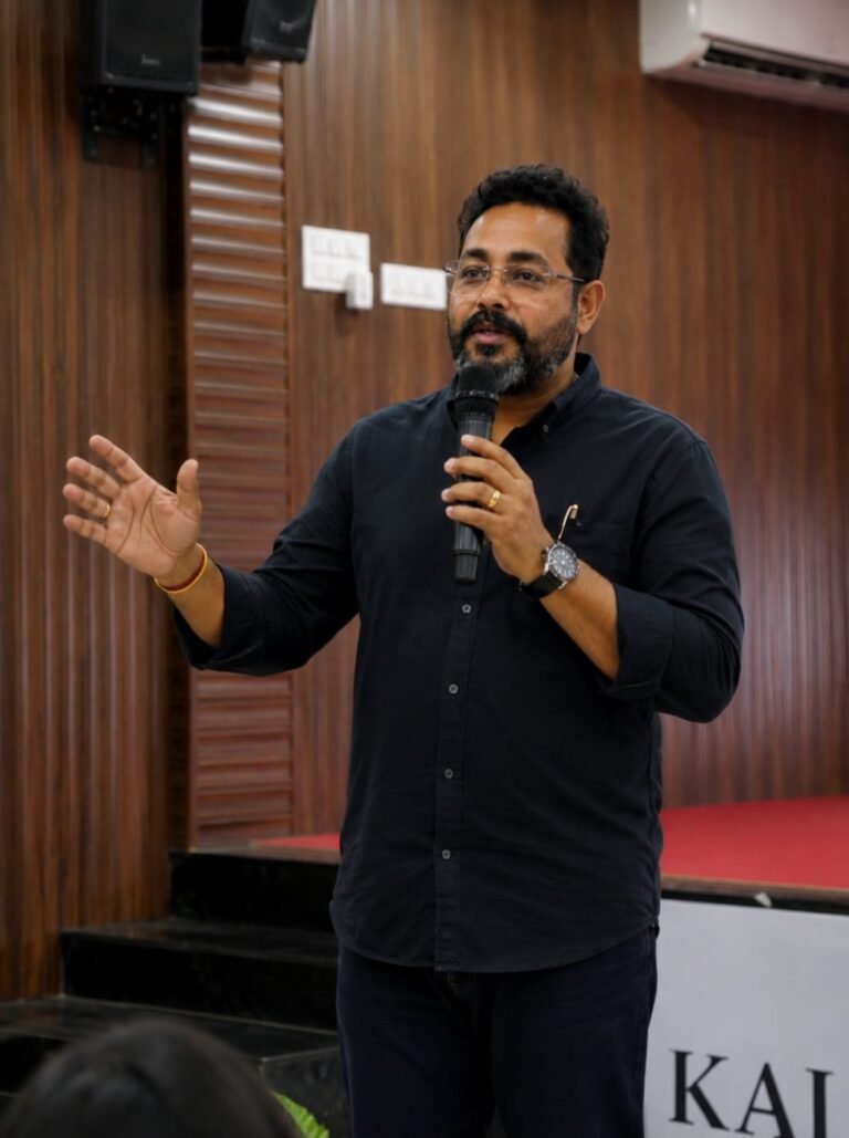 उर्मिला मेमोरियल हॉस्पिटल की राष्ट्रभक्तिपूर्ण पहल: ‘हर घर तिरंगा’ अभियान को बनाया जन-आंदोलन WhatsApp Image 2026 08 07 at 14.24.39