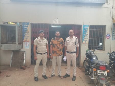 15 ग्राम चिट्टा के साथ युवक गिरफ्तार, दुर्ग पुलिस की नशे के खिलाफ बड़ी सफलता WhatsApp Image 2026 08 07 at 15.36.46