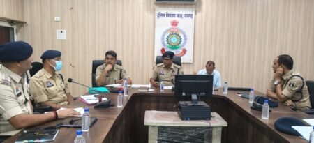 रायगढ़ पुलिस क्राइम मीटिंग: एएसपी अनिल सोनी ने लंबित मामलों के त्वरित निराकरण और डिजिटल पुलिसिंग के दिए सख्त निर्देश WhatsApp Image 2026 08 08 at 16.58.35 2