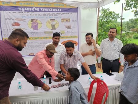 राष्ट्रीय कृमि मुक्ति दिवस पर जिले में 2 लाख 46 हजार से अधिक बच्चों को खिलाई जा रही एल्बेंडाजोल की गोली WhatsApp Image 2026 08 10 at 18.05.14 1