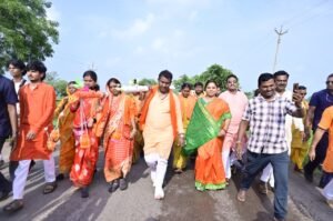 हर-हर महादेव के जयघोष से गूंजा राजिम, 17 किलोमीटर तक उमड़ा आस्था का सैलाब WhatsApp Image 2026 08 10 at 7.51.30 PM 2