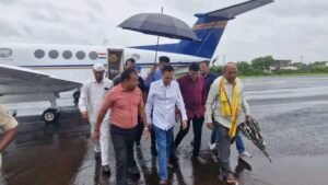 छिंदवाड़ा :विमान का इंजन हुआ फेल,टला बड़ा हादसा!पूर्व सांसद नकुलनाथ और प्रदेश प्रभारी हरीश चौधरी थे विमान में सवार WhatsApp Image 2026 08 11 at 16.04.28