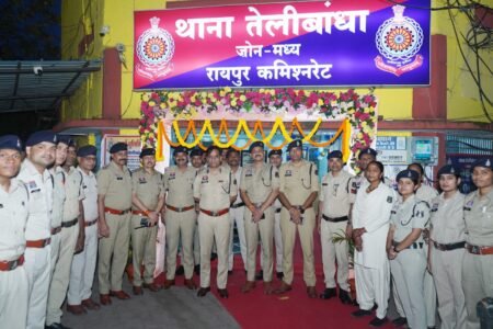 रायपुर पुलिस के मध्य जोन में ई-मालखाना व्यवस्था का विस्तार, 6 थानों में हुई शुरुआत WhatsApp Image 2026 08 12 at 10.02.38